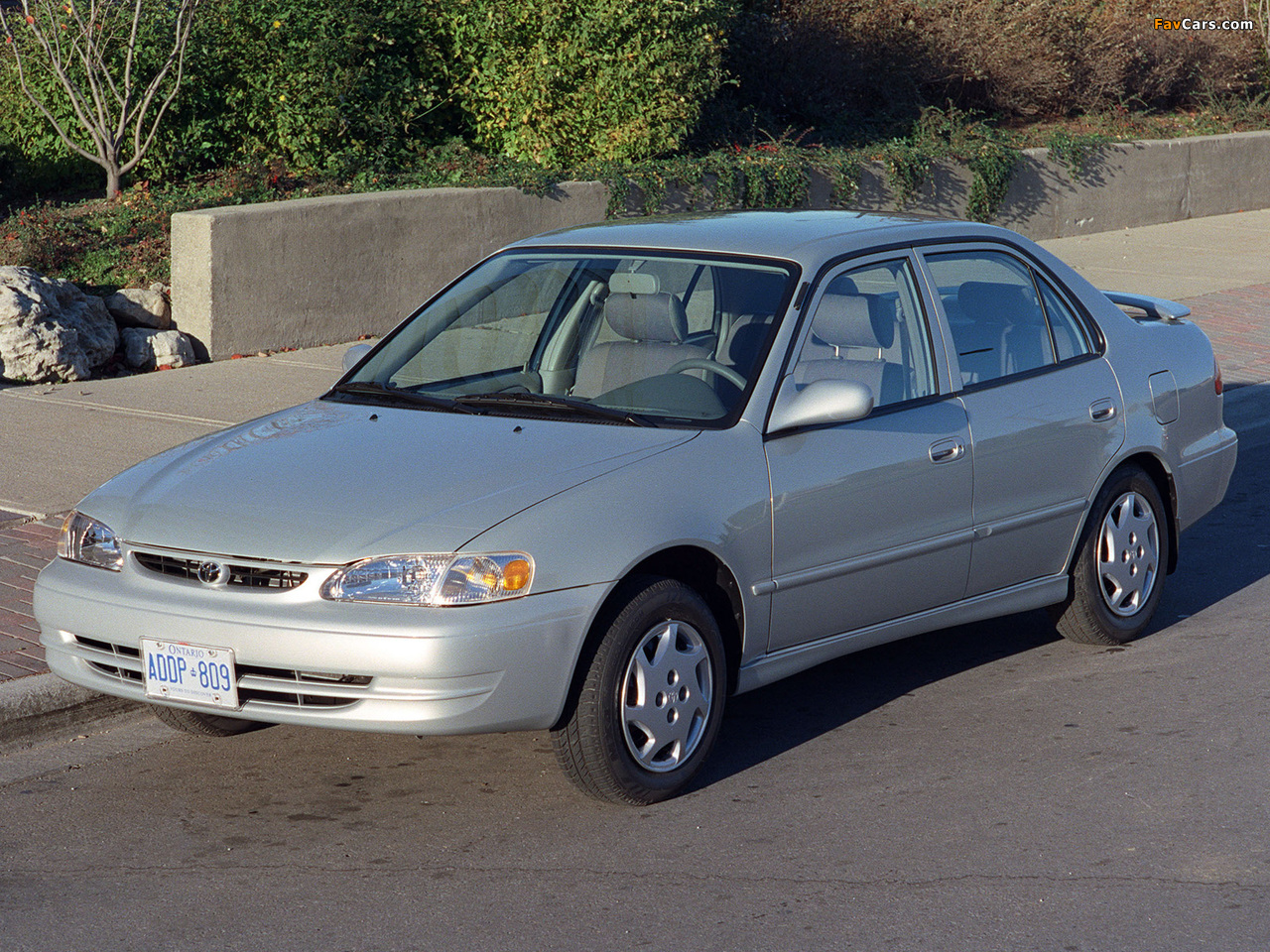 Pictures of Toyota Corolla Sedan US-spec 1999–2000 (1280 x 960)