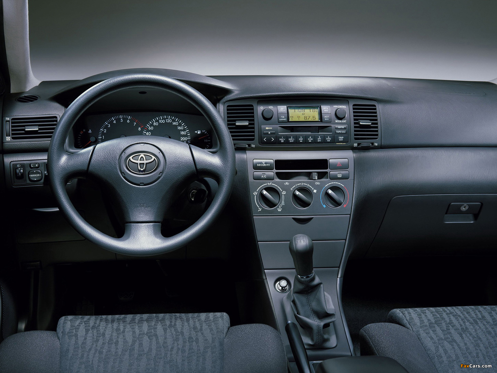 Pictures of Toyota Corolla Sedan 2001–04 (1600 x 1200)
