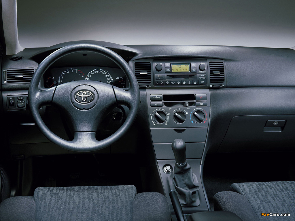 Pictures of Toyota Corolla Sedan 2001–04 (1024 x 768)