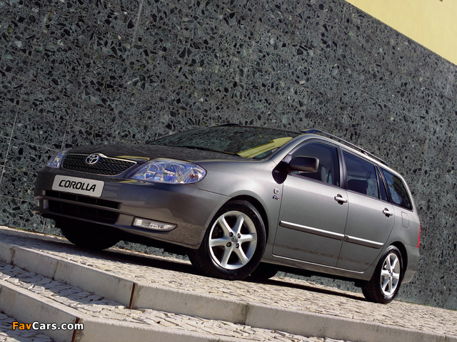 Pictures of Toyota Corolla Wagon 2001–04 (640 x 480)