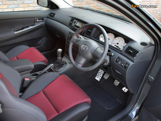 Pictures of Toyota Corolla T-Sport 3-door UK-spec 2004–07 (640 x 480)
