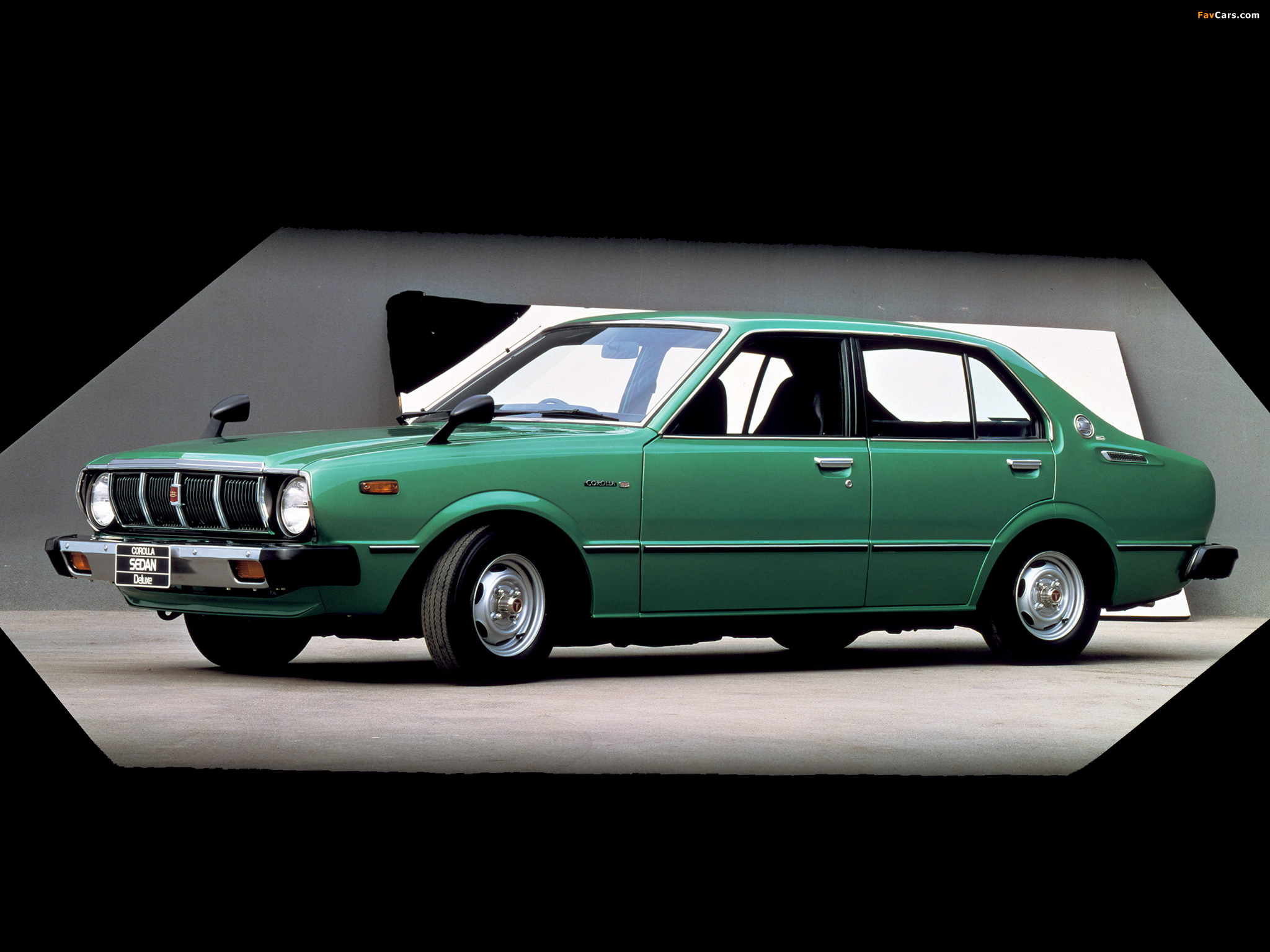 Toyota Corolla 4-door Sedan (E31) 1974–79 photos (2048 x 1536)