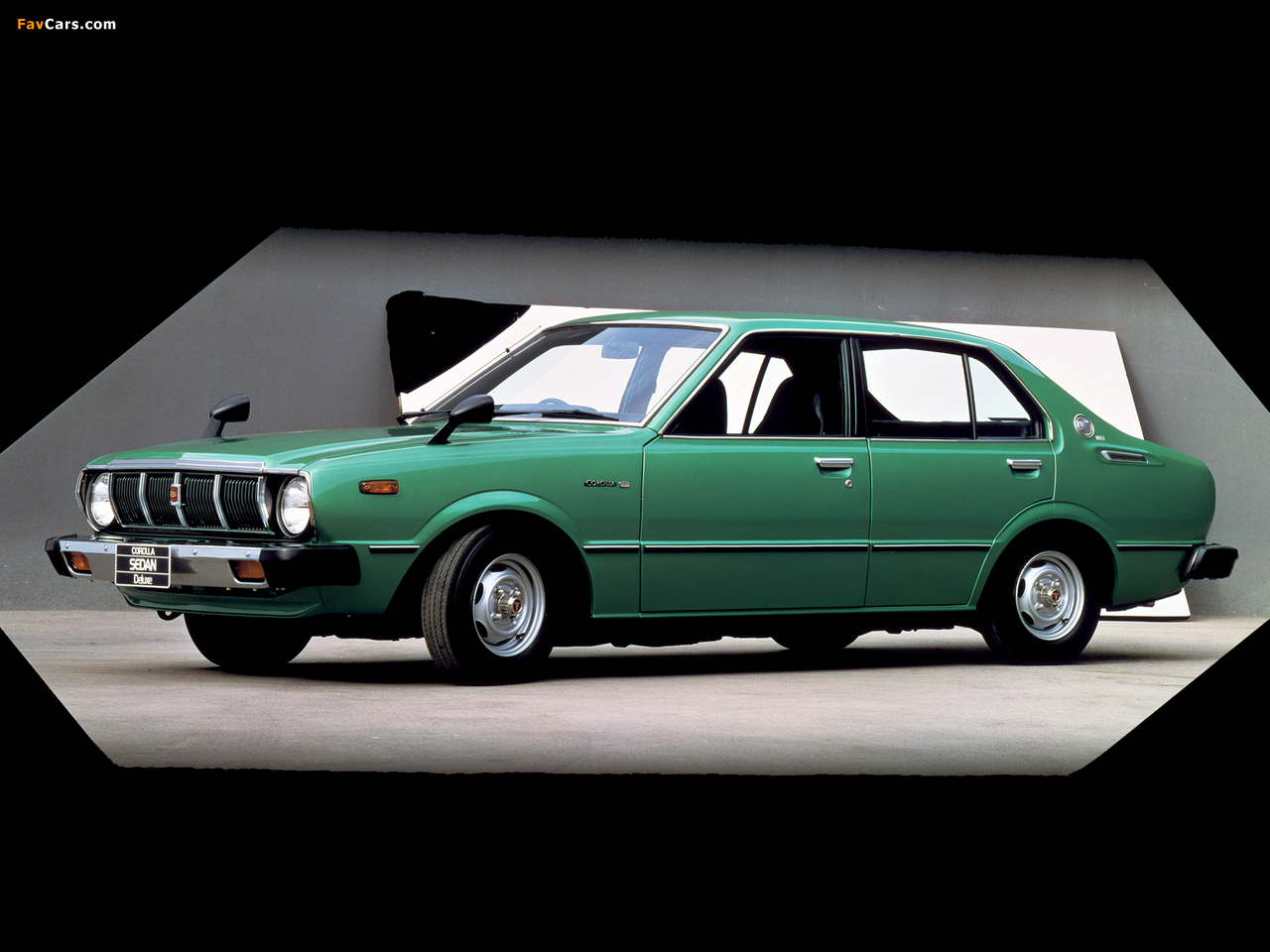 Toyota Corolla 4-door Sedan (E31) 1974–79 photos (1280 x 960)