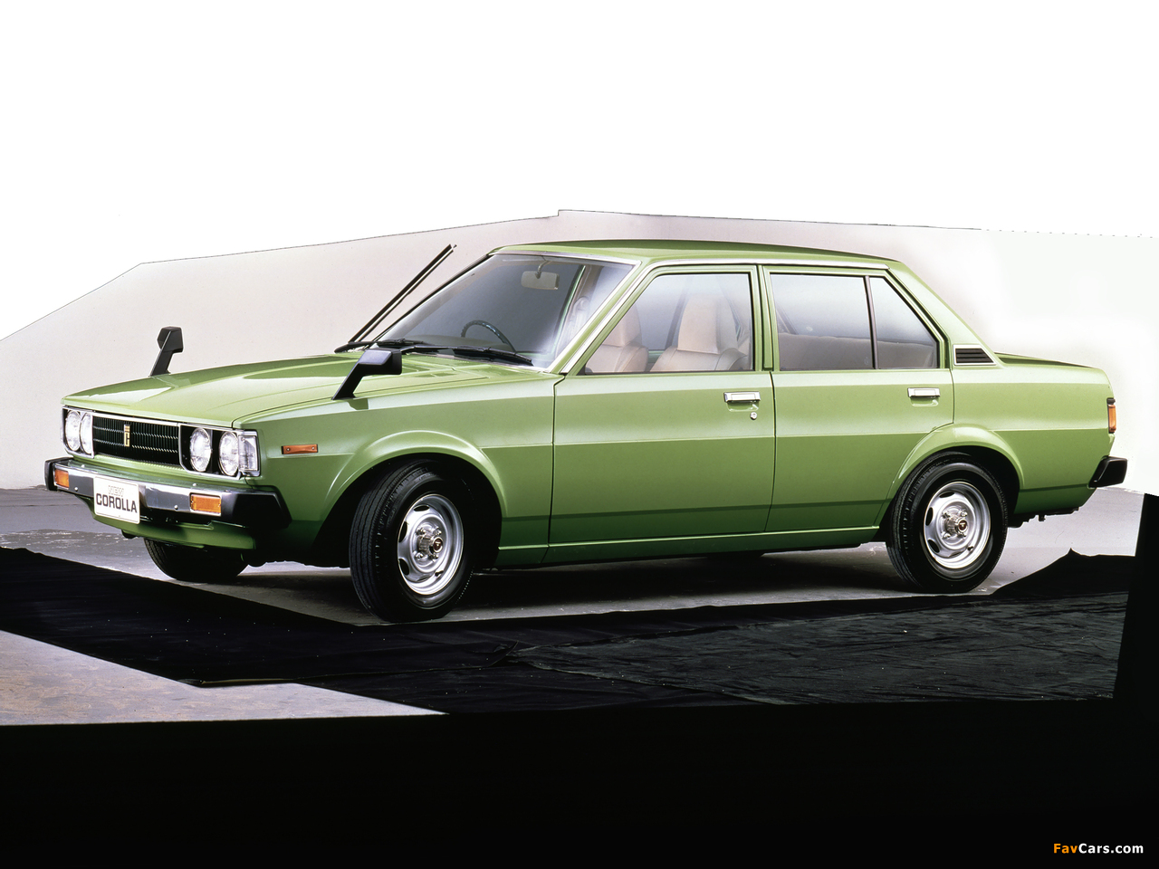 Toyota Corolla Sedan (E70) 1979–83 images (1280 x 960)