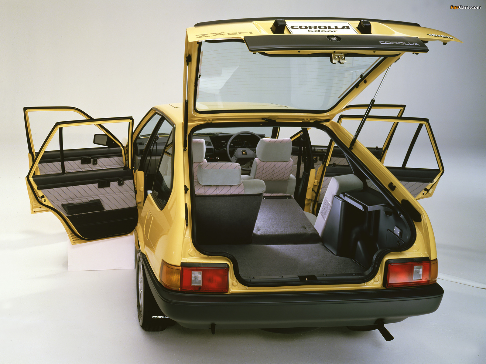 Toyota Corolla 5-door ZX (AE80/AE81) 1983–85 photos (1600 x 1200)
