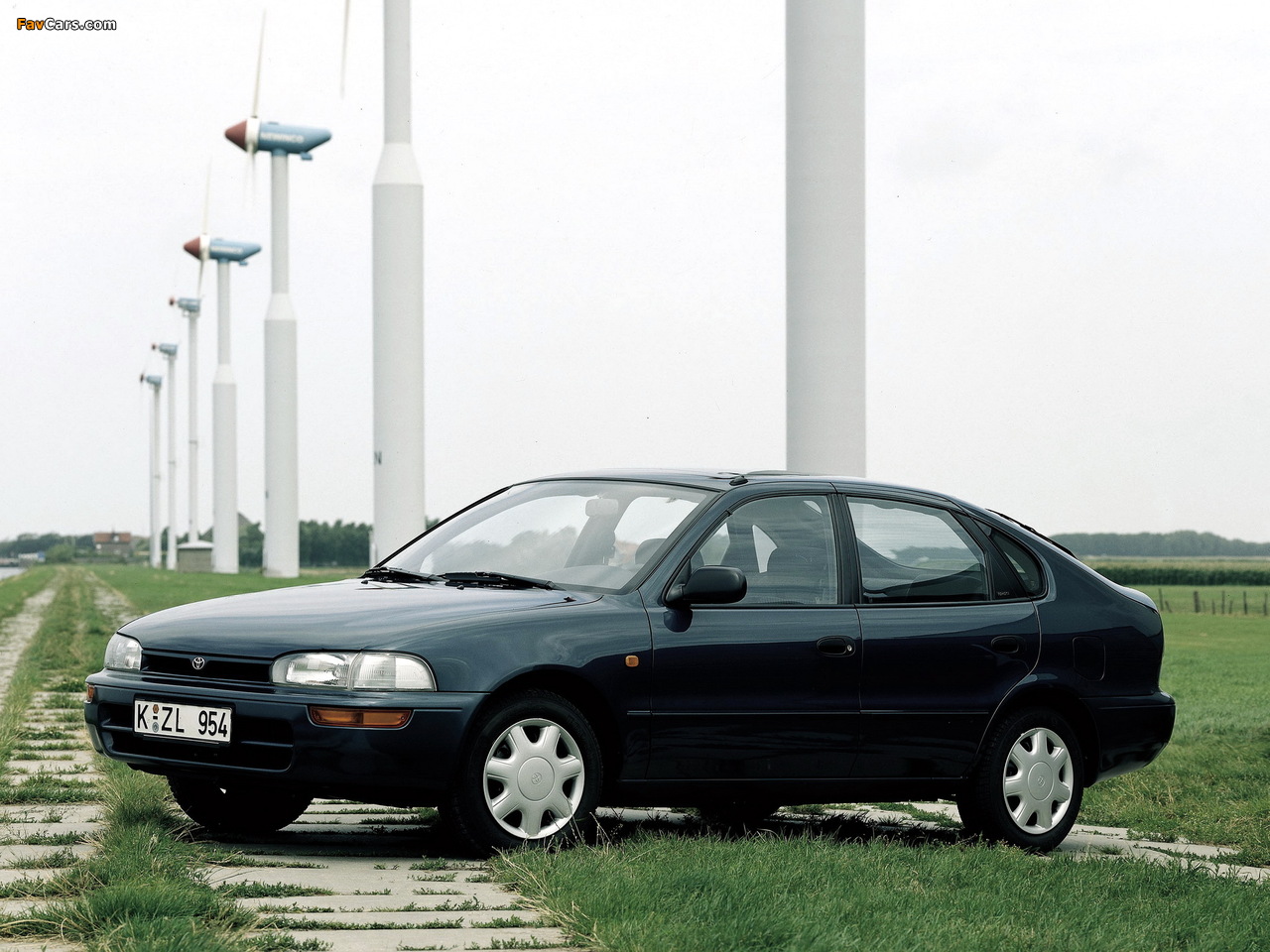 Toyota Corolla Liftback 1992–97 images (1280 x 960)