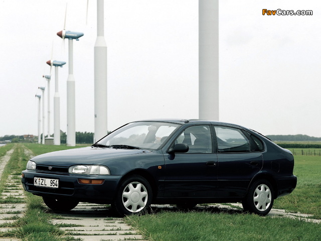 Toyota Corolla Liftback 1992–97 images (640 x 480)