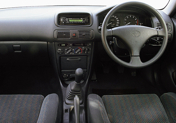 Toyota Corolla GL Sedan ZA-spec 1995–2000 images