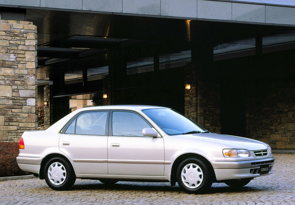 Toyota Corolla 1.5 SE Saloon (AE110) 1996–97 images