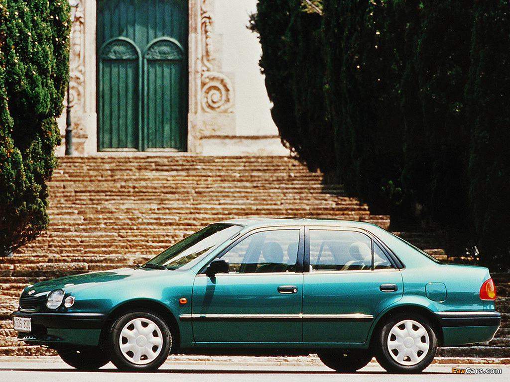Toyota Corolla Sedan 1997–99 photos (1024 x 768)