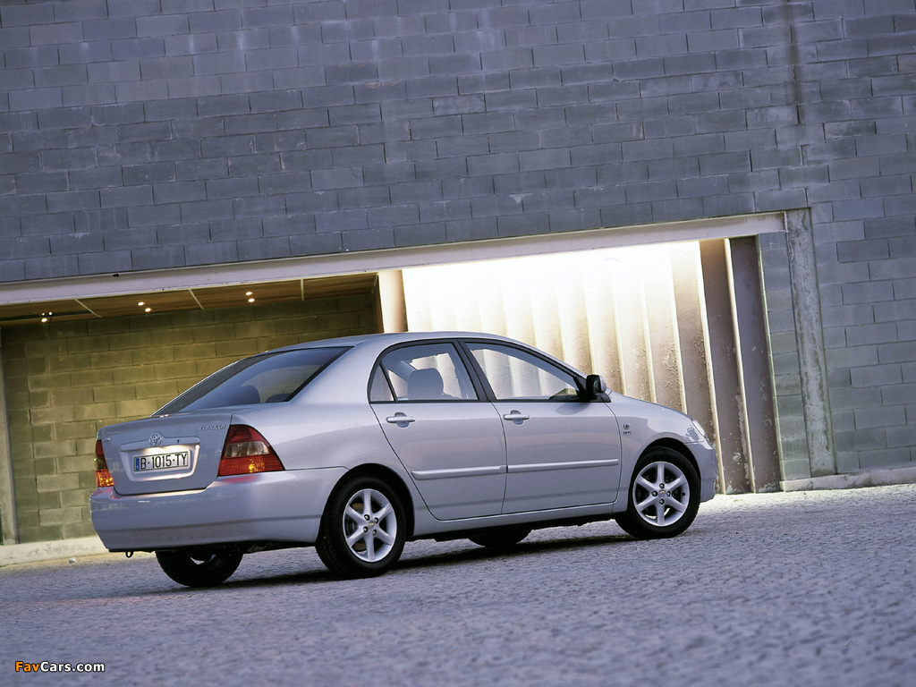 Toyota Corolla Sedan 2001–04 images (1024 x 768)