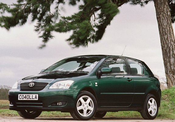 Toyota Corolla 3-door UK-spec 2001–04 images