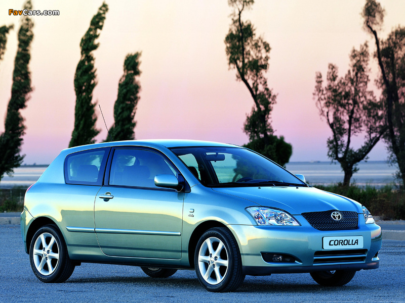 Toyota Corolla 3-door 2001–04 images (800 x 600)