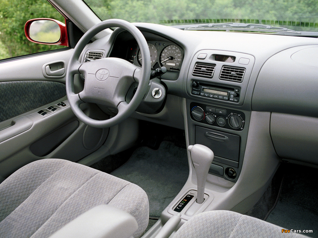 Toyota Corolla Sedan US-spec 2001–02 images (1024 x 768)