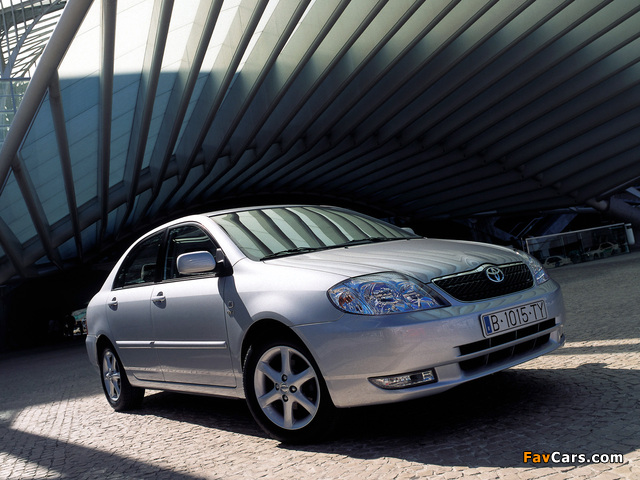 Toyota Corolla Sedan 2001–04 photos (640 x 480)