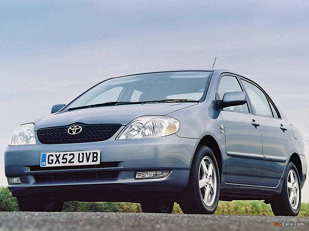 Toyota Corolla Sedan UK-spec 2001–04 pictures (1024 x 768)