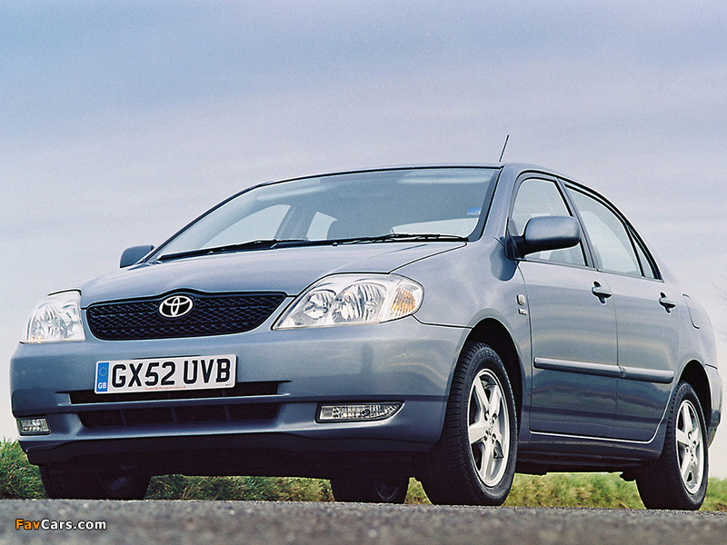 Toyota Corolla Sedan UK-spec 2001–04 pictures (800 x 600)