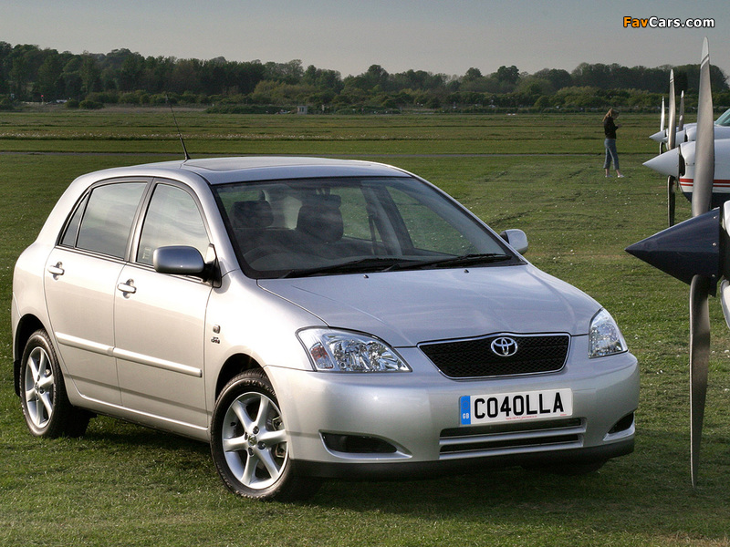 Toyota Corolla 5-door UK-spec 2001–04 pictures (800 x 600)