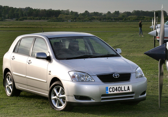 Toyota Corolla 5-door UK-spec 2001–04 pictures