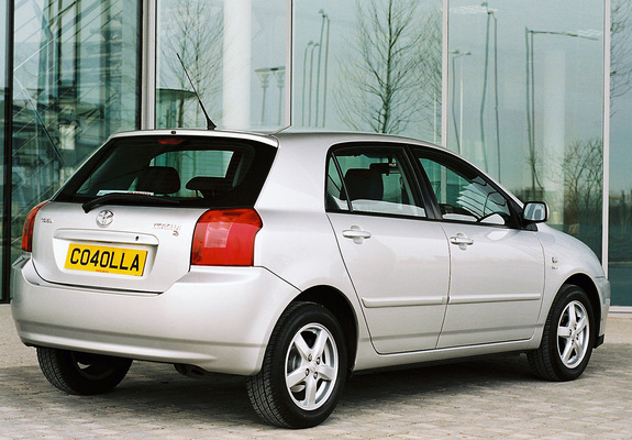 Toyota Corolla 5-door UK-spec 2001–04 pictures