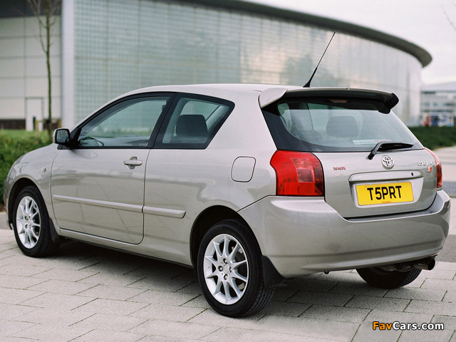 Toyota Corolla T-Sport 3-door UK-spec 2001–04 wallpapers (640 x 480)