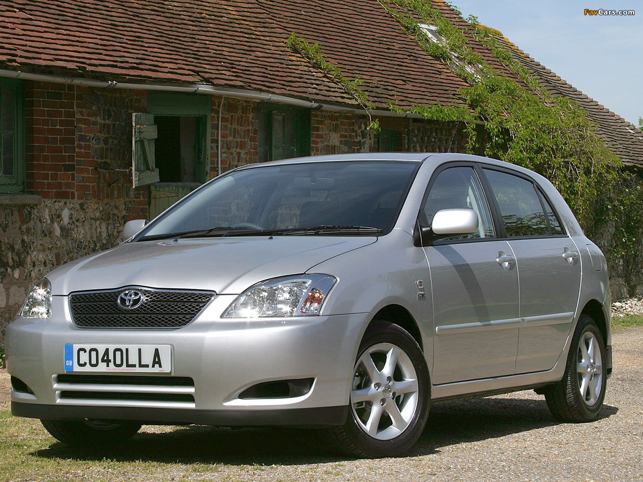 Toyota Corolla 5-door UK-spec 2001–04 wallpapers (1280 x 960)