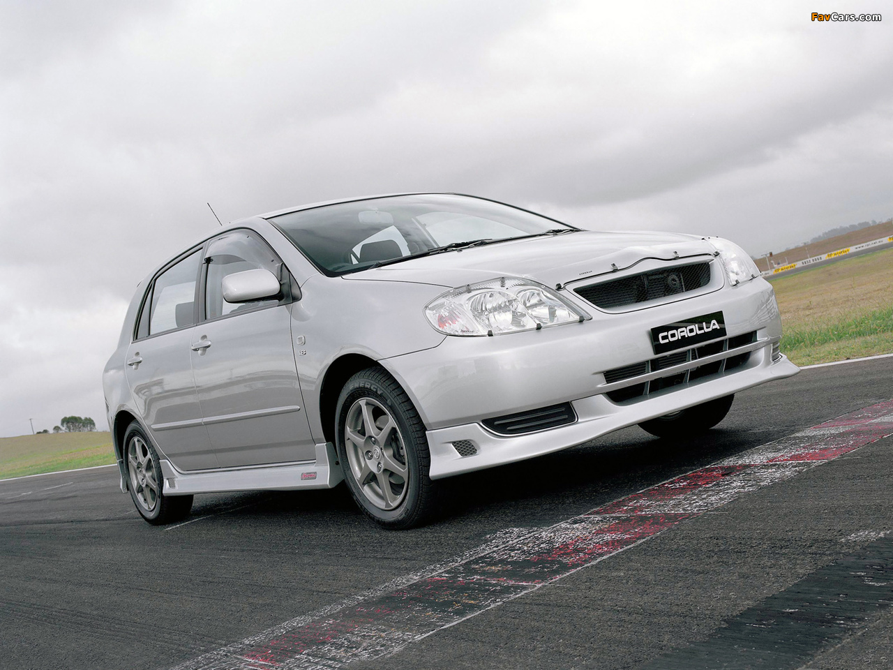 Toyota Corolla Sportivo 5-door 2003–04 photos (1280 x 960)