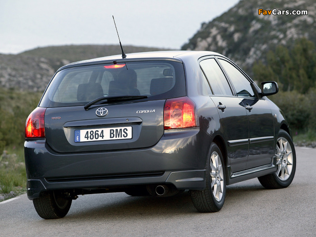 Toyota Corolla T-Sport 5-door 2004–07 photos (640 x 480)