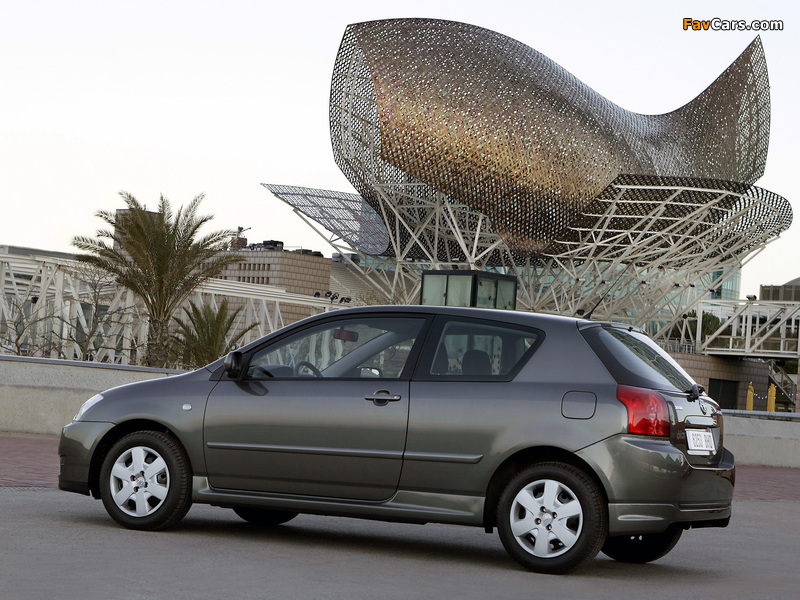 Toyota Corolla 3-door 2004–07 pictures (800 x 600)