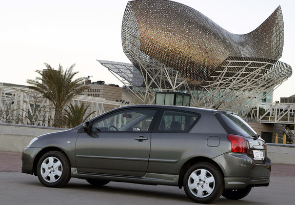 Toyota Corolla 3-door 2004–07 pictures