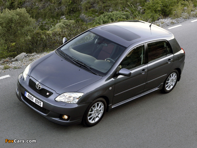 Toyota Corolla T-Sport 5-door 2004–07 wallpapers (640 x 480)