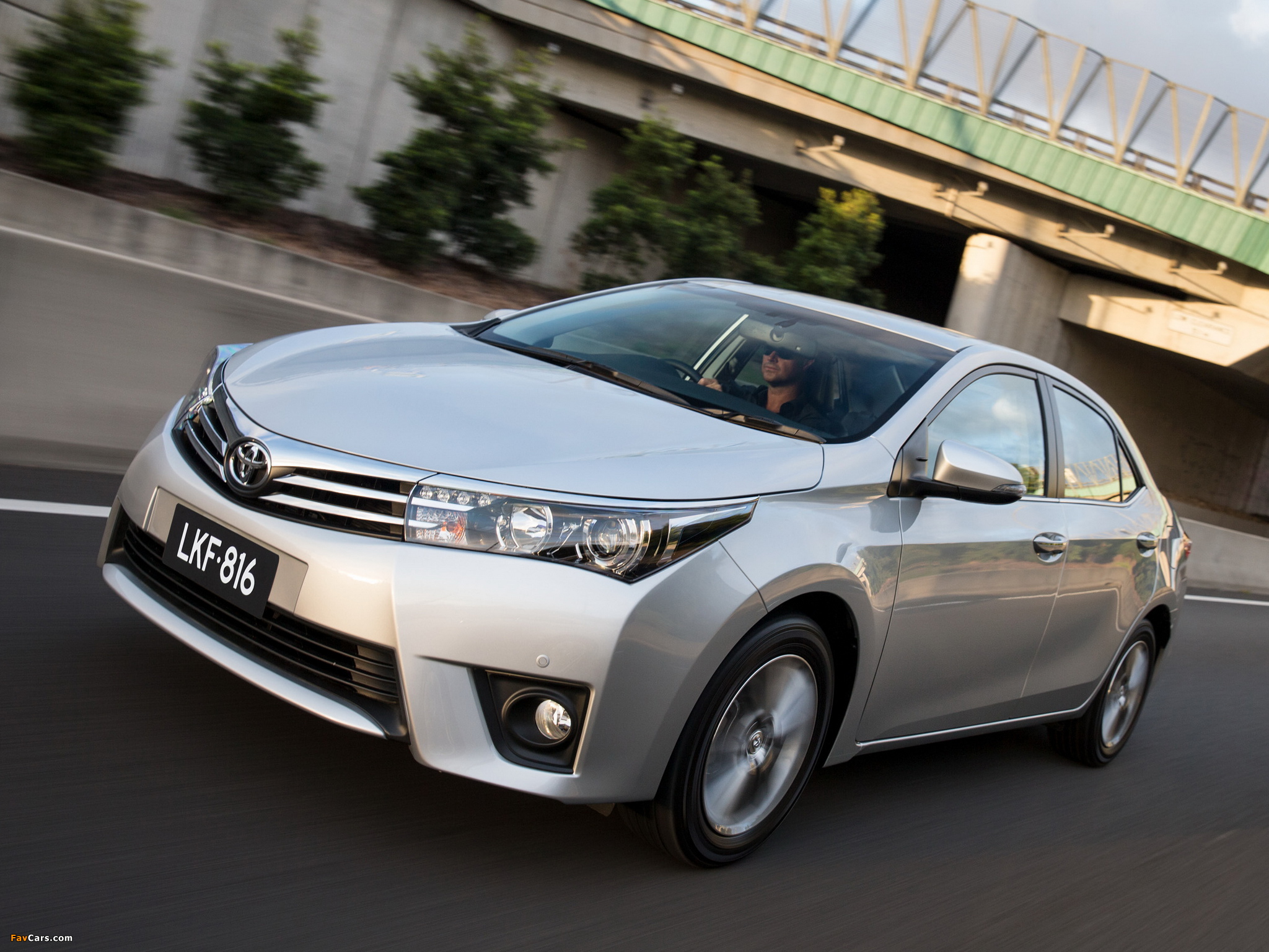 Toyota Corolla Sedan ZR 2014 images (2048 x 1536)