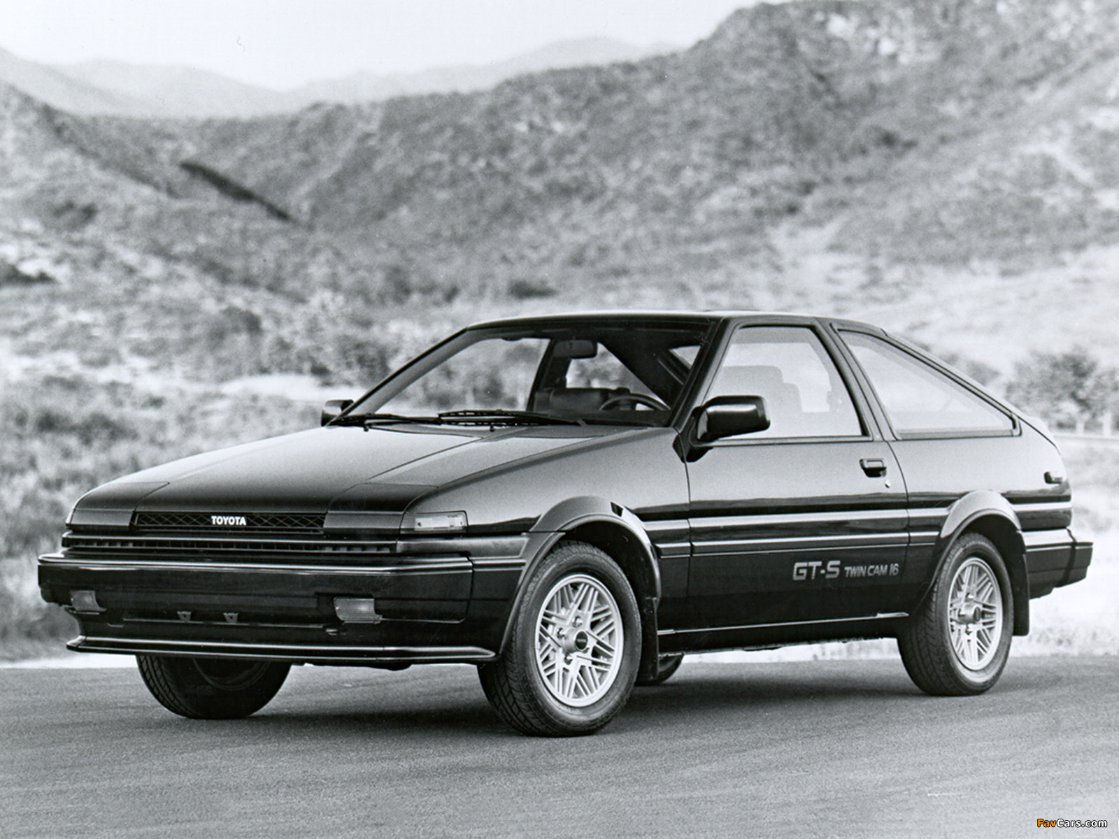 Toyota Corolla GT-S Sport Liftback (AE86) 1985–86 wallpapers (1600 x 1200)