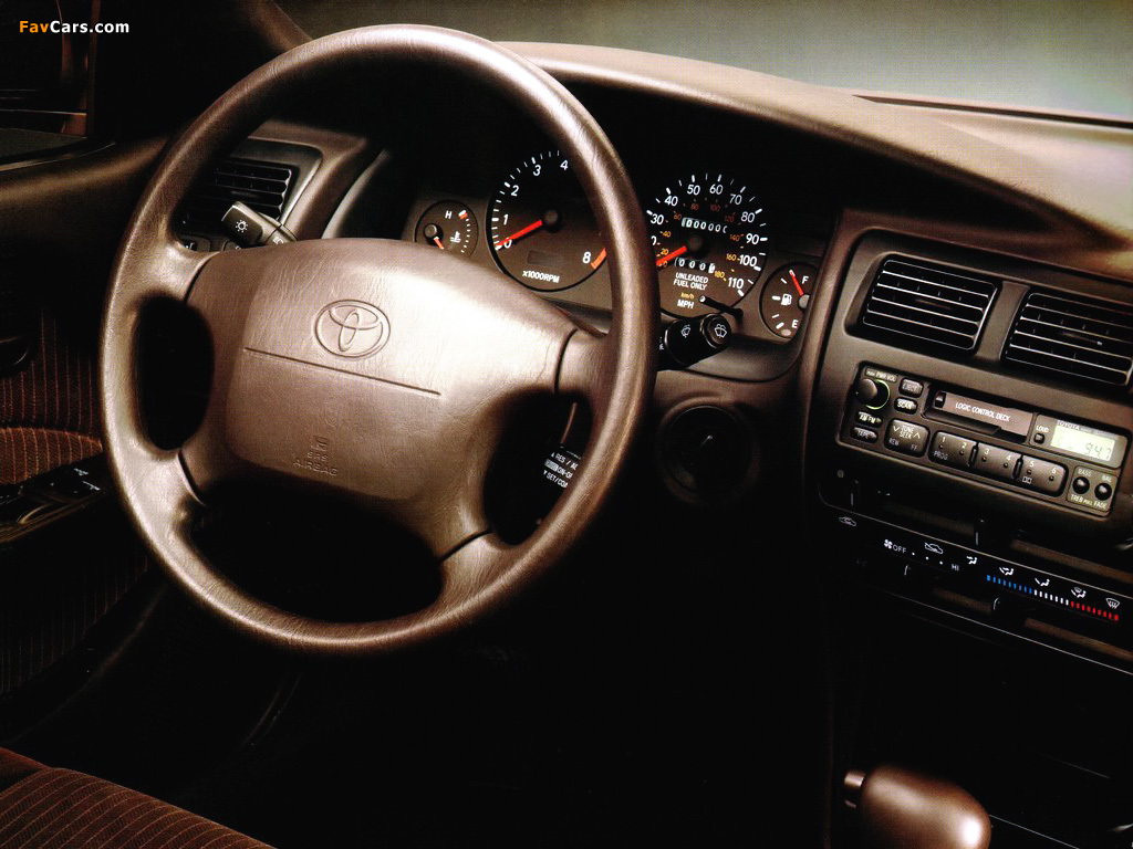 Toyota Corolla Sedan US-spec 1992–96 wallpapers (1024 x 768)