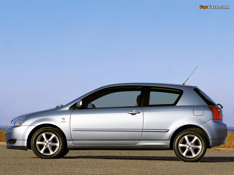 Toyota Corolla 3-door 2001–04 wallpapers (800 x 600)