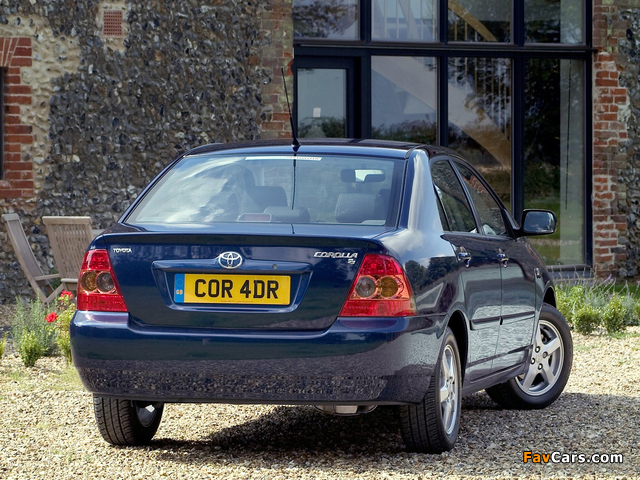 Toyota Corolla Sedan UK-spec 2004–07 wallpapers (640 x 480)