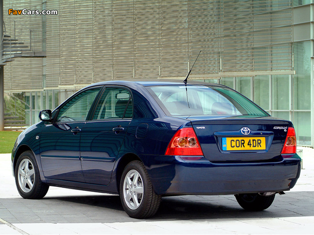 Toyota Corolla Sedan UK-spec 2004–07 wallpapers (640 x 480)