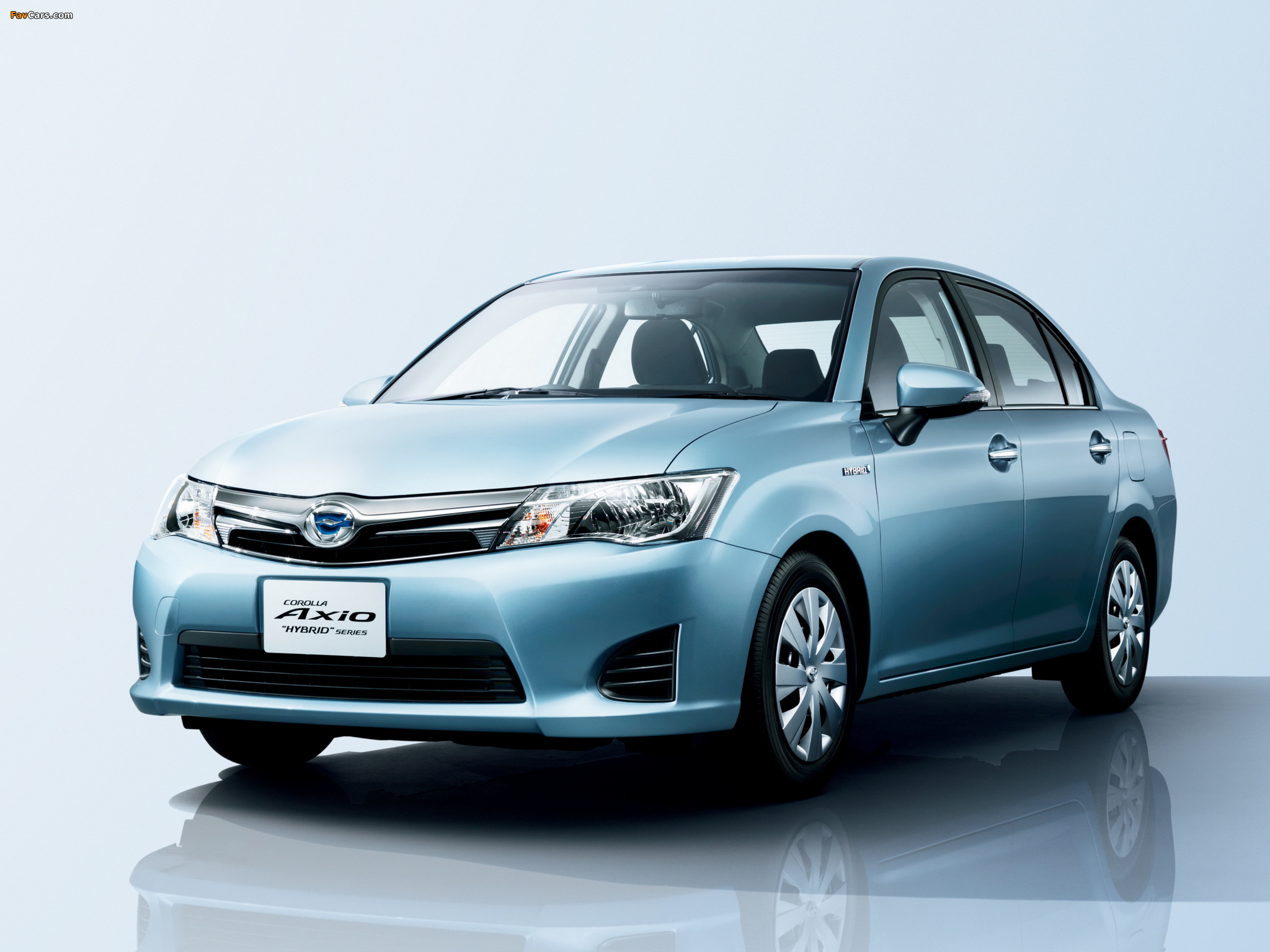 Toyota Corolla Axio Hybrid G 2013 wallpapers (2048 x 1536)