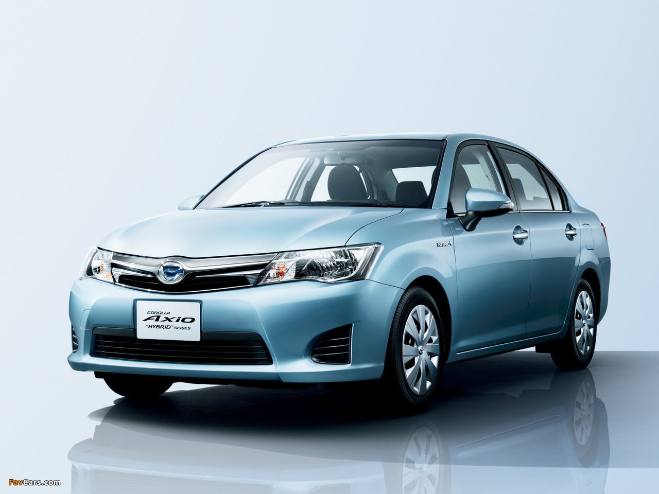 Toyota Corolla Axio Hybrid G 2013 wallpapers (1280 x 960)