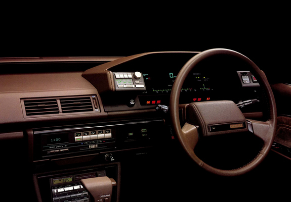 Toyota Cresta Super Lucent (GX71) 1984–88 images