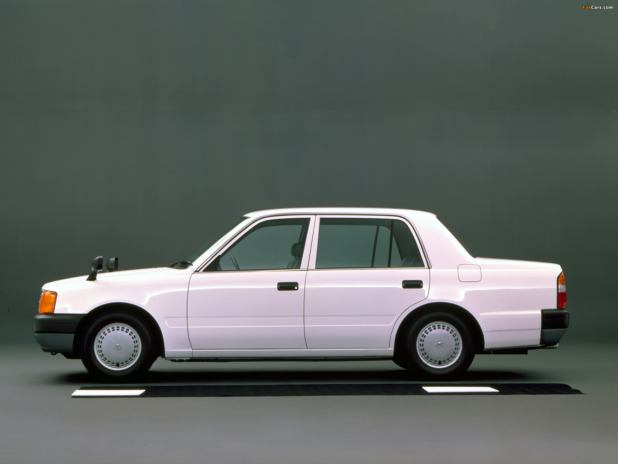 Images of Toyota Comfort (S10) 1995 (2048 x 1536)