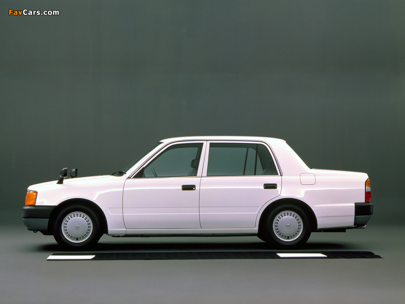 Images of Toyota Comfort (S10) 1995 (800 x 600)
