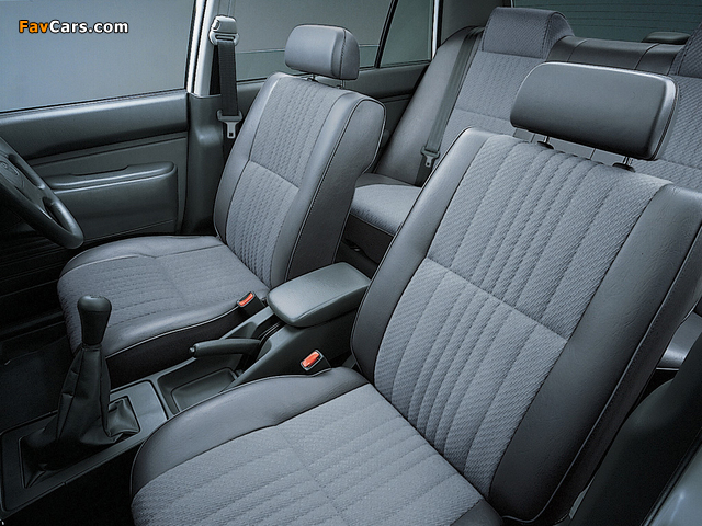 Pictures of Toyota Comfort (S10) 1995 (640 x 480)
