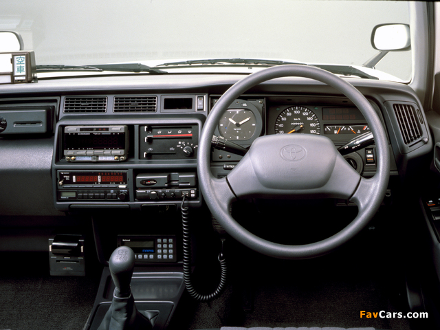 Toyota Comfort Taxi (S10) 1995 photos (640 x 480)
