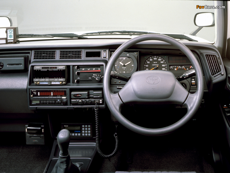 Toyota Comfort Taxi (S10) 1995 photos (800 x 600)