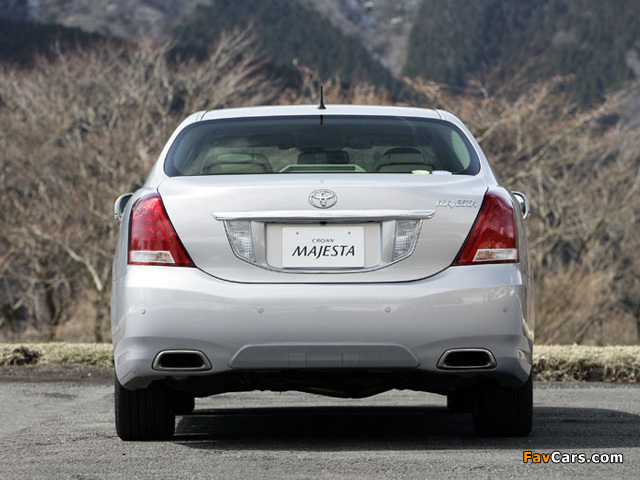 Images of Toyota Crown Majesta (S200) 2009 (640 x 480)
