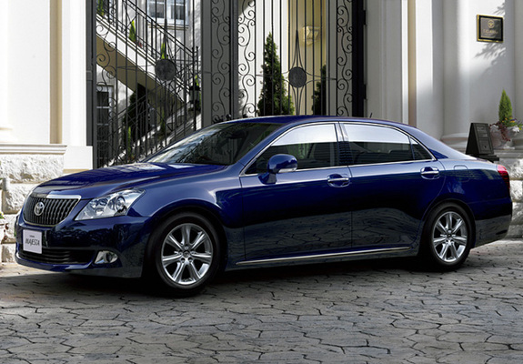 Images of Toyota Crown Majesta (S200) 2009