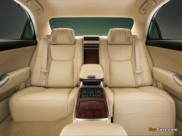 Toyota Crown Majesta (S200) 2009 pictures (640 x 480)