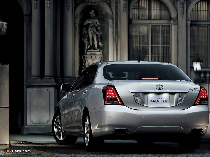 Toyota Crown Majesta (S200) 2009 pictures (800 x 600)