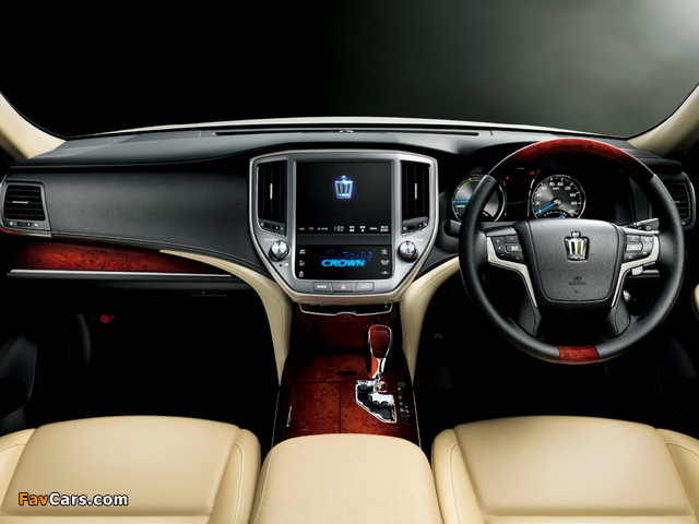 Toyota Crown Majesta (S210) 2013 wallpapers (640 x 480)